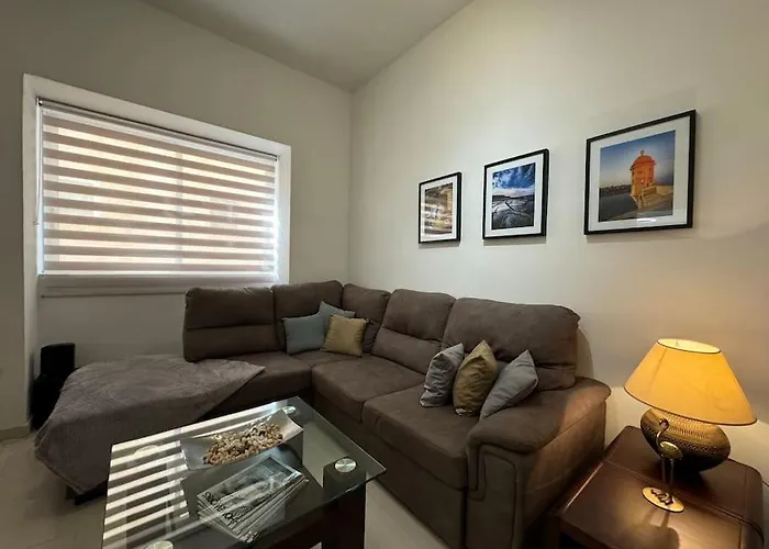 Modern Seaview-2 Min From Beach