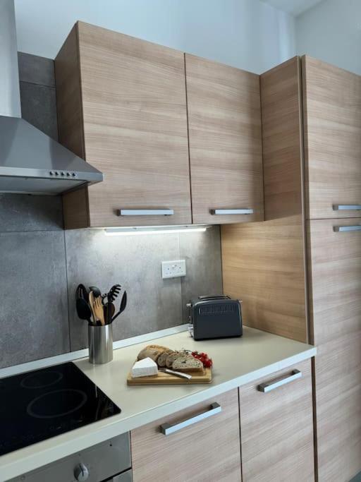 Modern Seaview-2 Min From