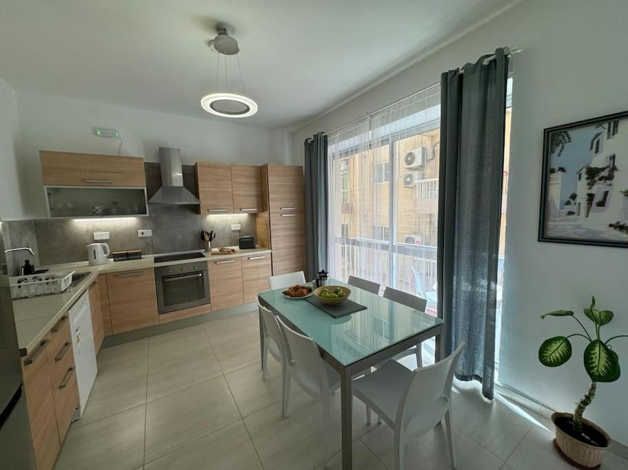 Modern Seaview-2 Min From Sliema