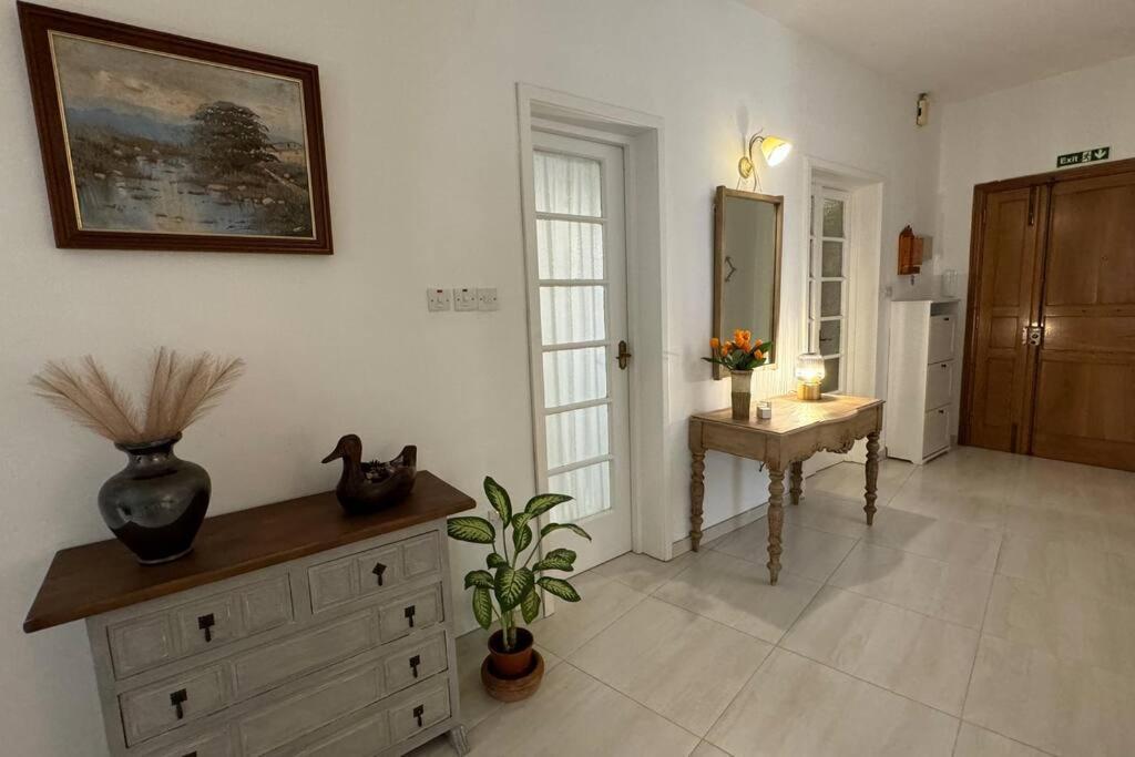 Apartment Modern Seaview-2 Min From