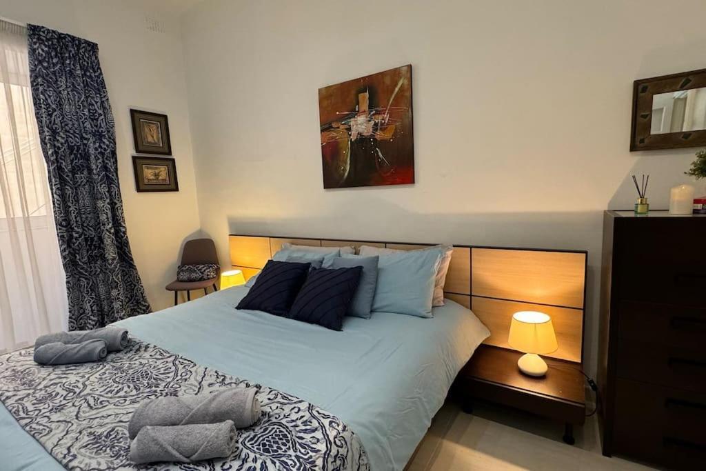 Modern Seaview-2 Min From
